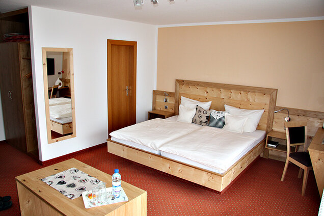 Zirbenholz_Zimmer_Seehof